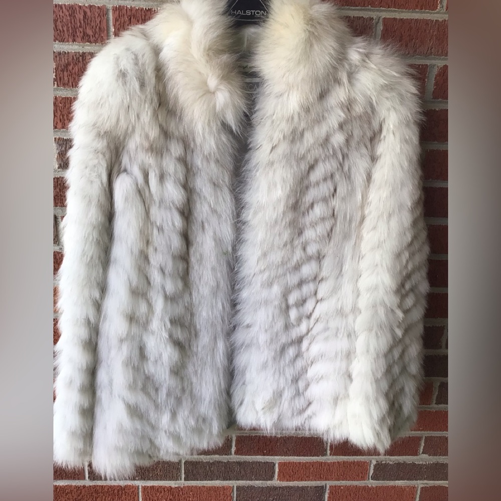 Vintage Saga Fur Silver Fox luxurious coat Size Small/Medium